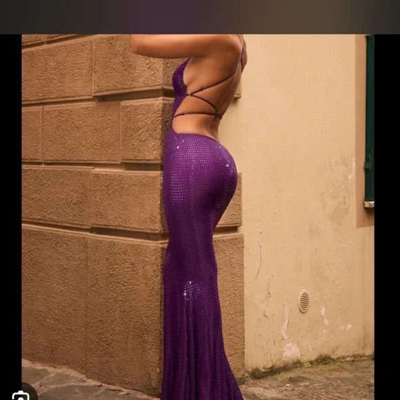 Oh Polly Magdalena Plunging V-Neck Sequin Purple Evening Dress - Picture 3 of 3